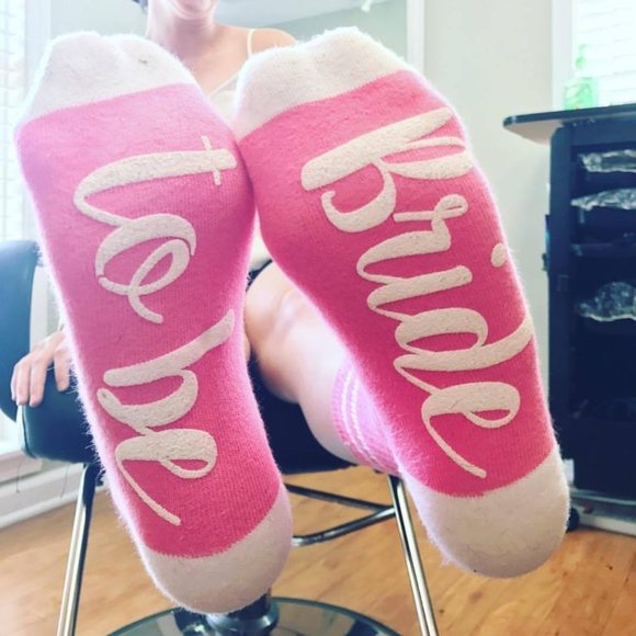 Simply Southern Bride to Be Pink Non-skid Crew Socks - Picture 1 of 1